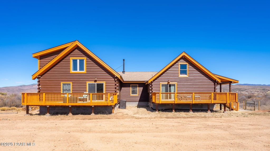 Photo of 8807 S Fipsila Circle, Kirkland, AZ 86332 (MLS # 1079925)