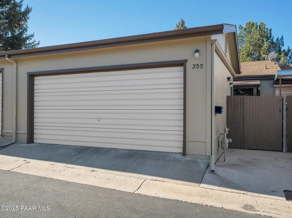 Photo of 352 Rim Rock Circle #2, Prescott, AZ 86303 (MLS # 1078273)