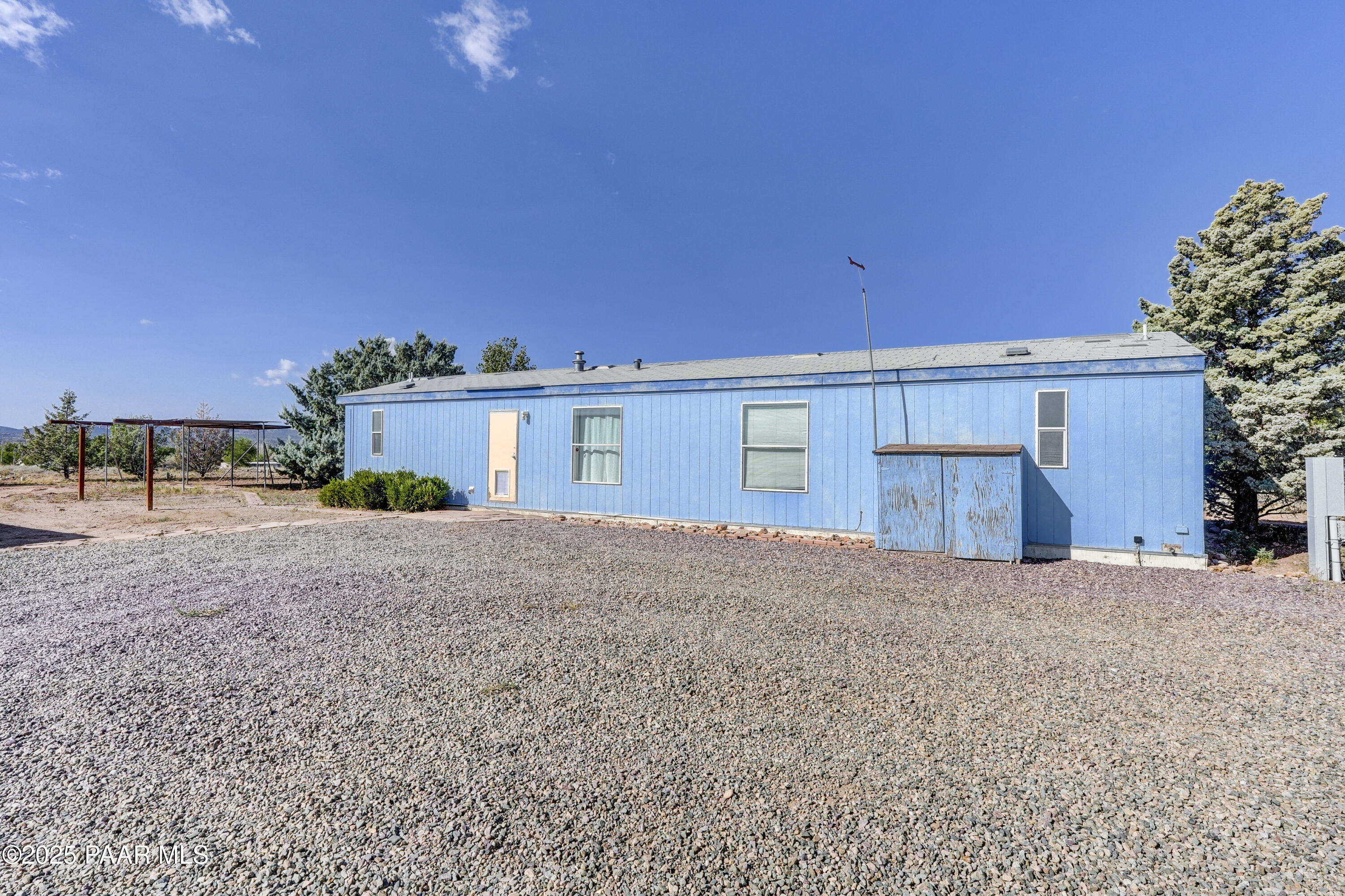 1805 W Carriage Lane