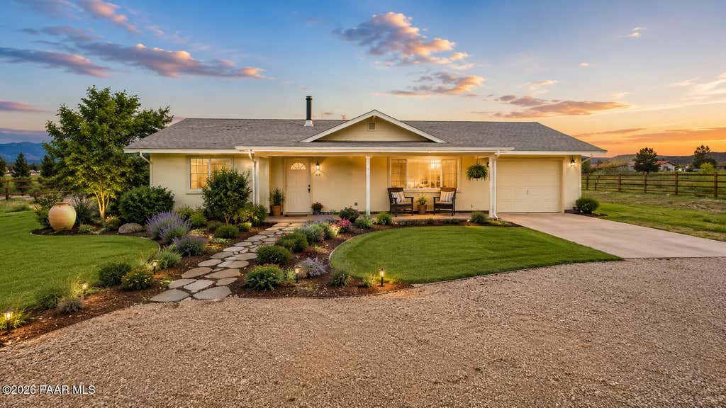 Photo of 750 W Iris Road, Paulden, AZ 86334 (MLS # 1084045)