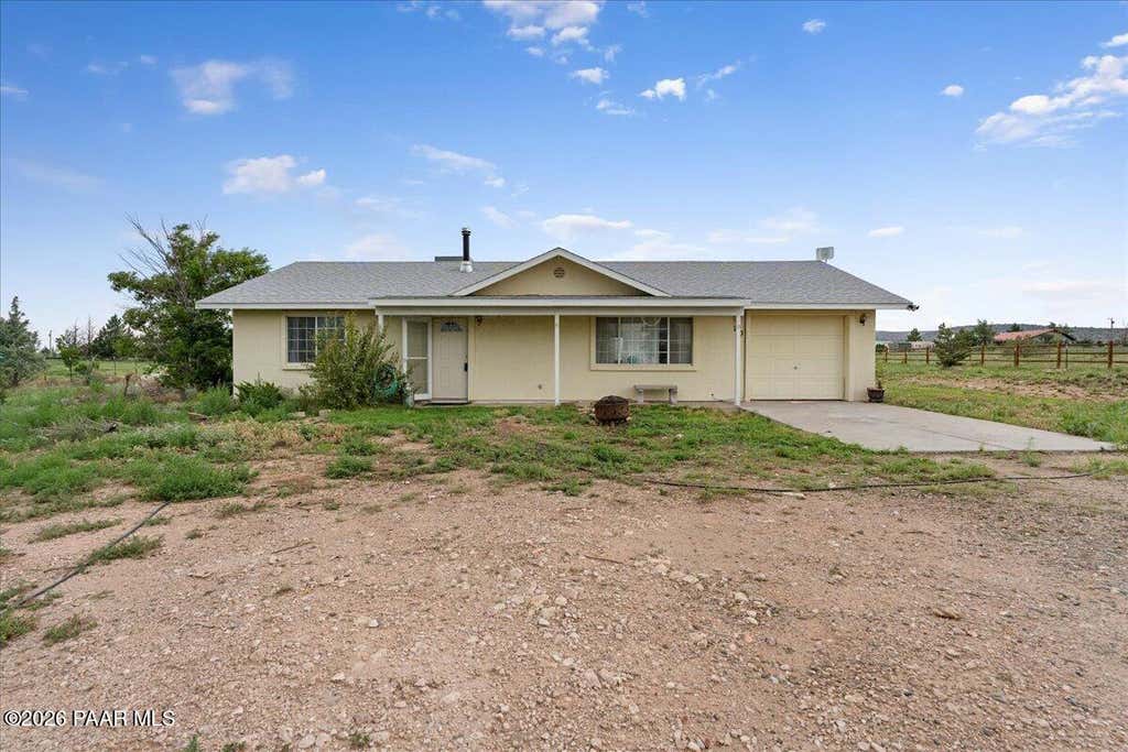 Photo of 750 W Iris Road, Paulden, AZ 86334 (MLS # 1084045)