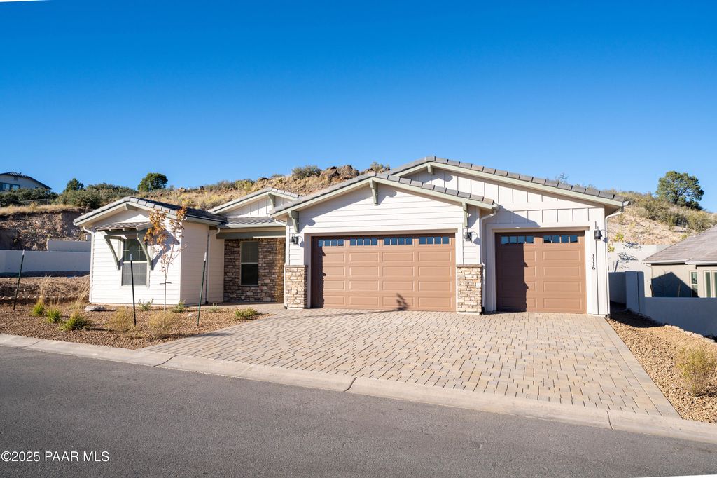Photo of 1116 S Lakeview Drive, Prescott, AZ 86301 (MLS # 1077796)