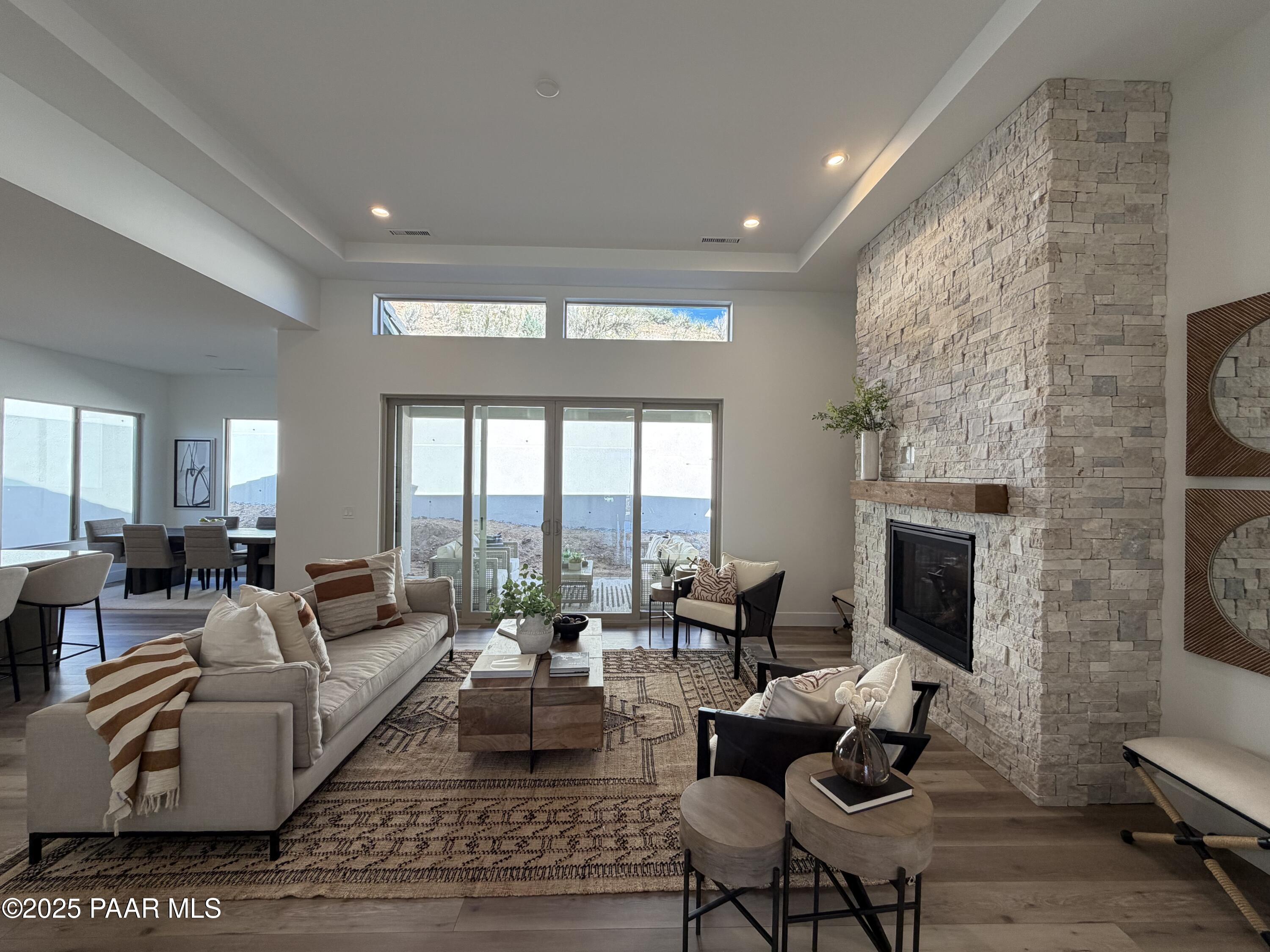 1116 S Lakeview Drive