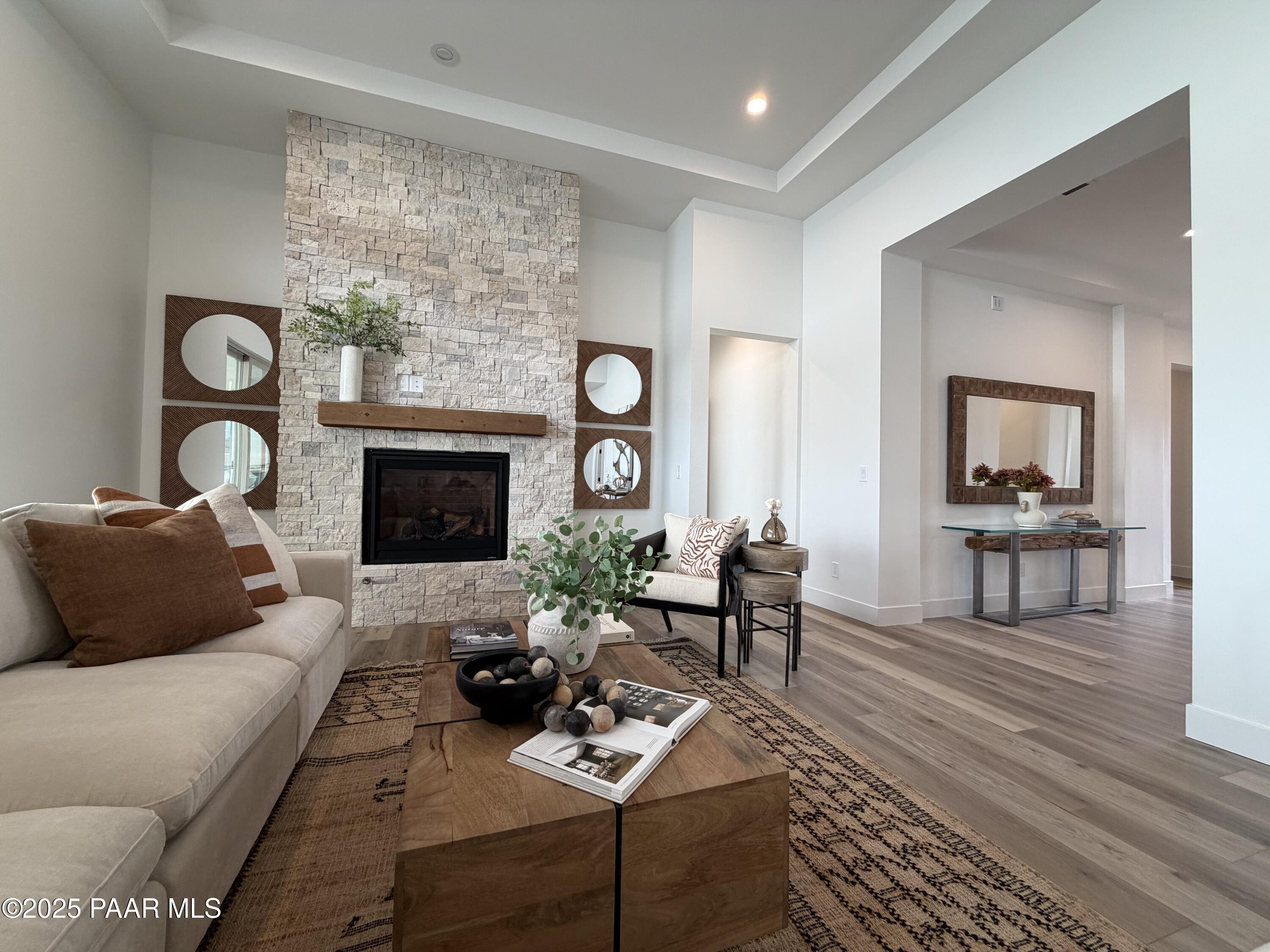 1116 S Lakeview Drive