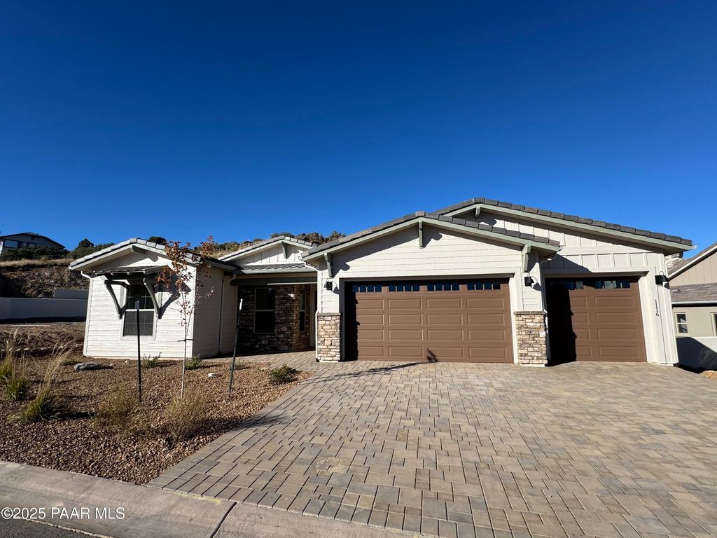 Photo of 1116 S Lakeview Drive, Prescott, AZ 86301 (MLS # 1077796)