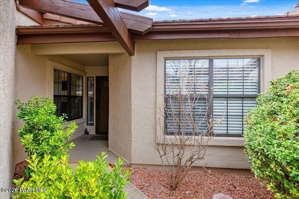 Photo of 962 N Fairway Drive, Dewey-Humboldt, AZ 86327 (MLS # 1081559)