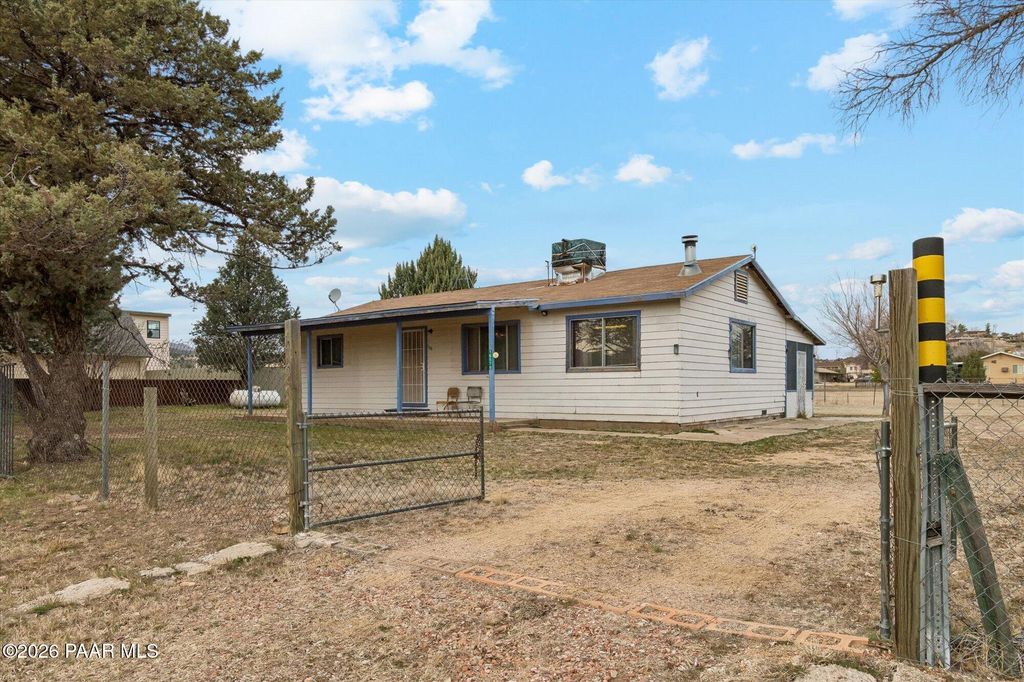 Photo of 16578 W Unknown Mexican Avenue, Peeples Valley, AZ 86332 (MLS # 1079534)