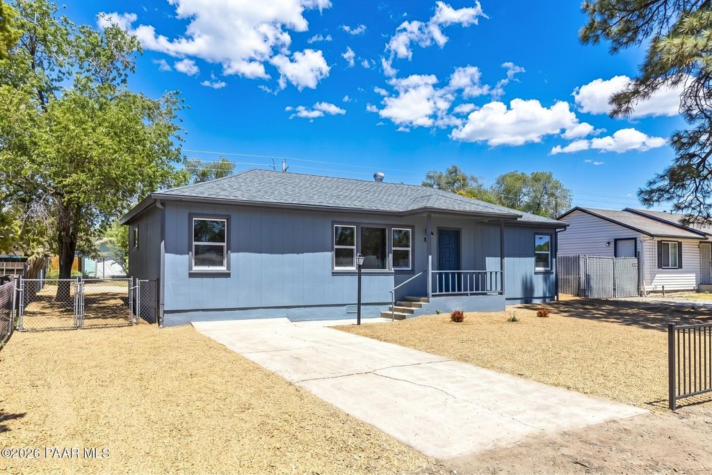 Photo of 844 Flora Street, Prescott, AZ 86301 (MLS # 1081941)