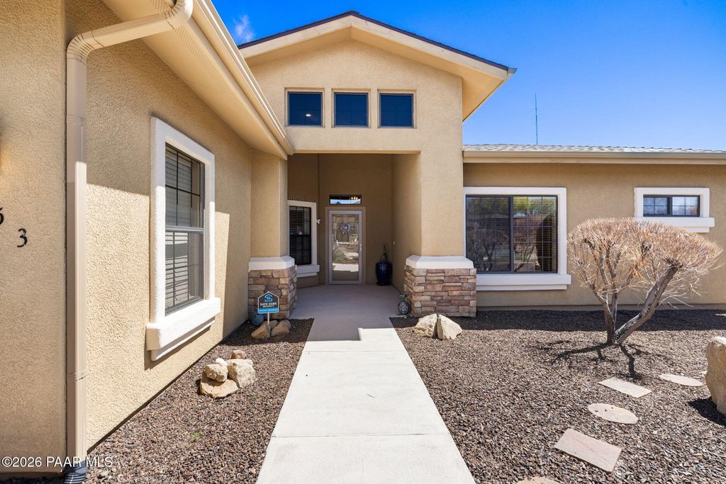 Photo of 8353 N View Crest Crst, Prescott Valley, AZ 86315 (MLS # 1080672)