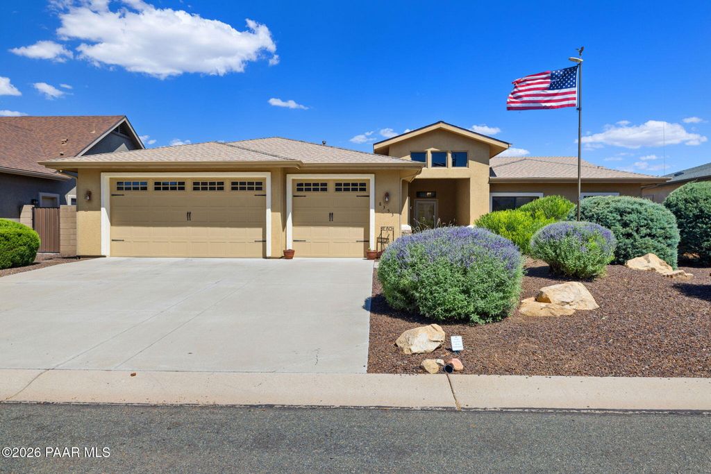 Photo of 8353 N View Crest Crst, Prescott Valley, AZ 86315 (MLS # 1080672)