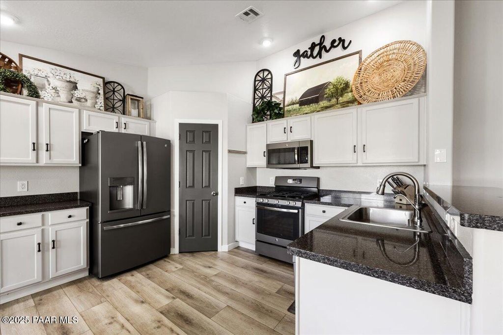 Photo of 753 Willow Lane, Chino Valley, AZ 86323 (MLS # 1078492)