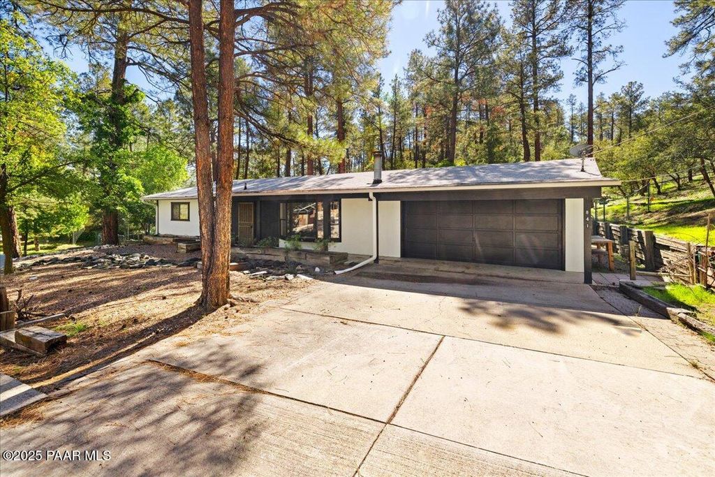 Photo of 841 E Pine Knoll Drive, Prescott, AZ 86303 (MLS # 1077474)
