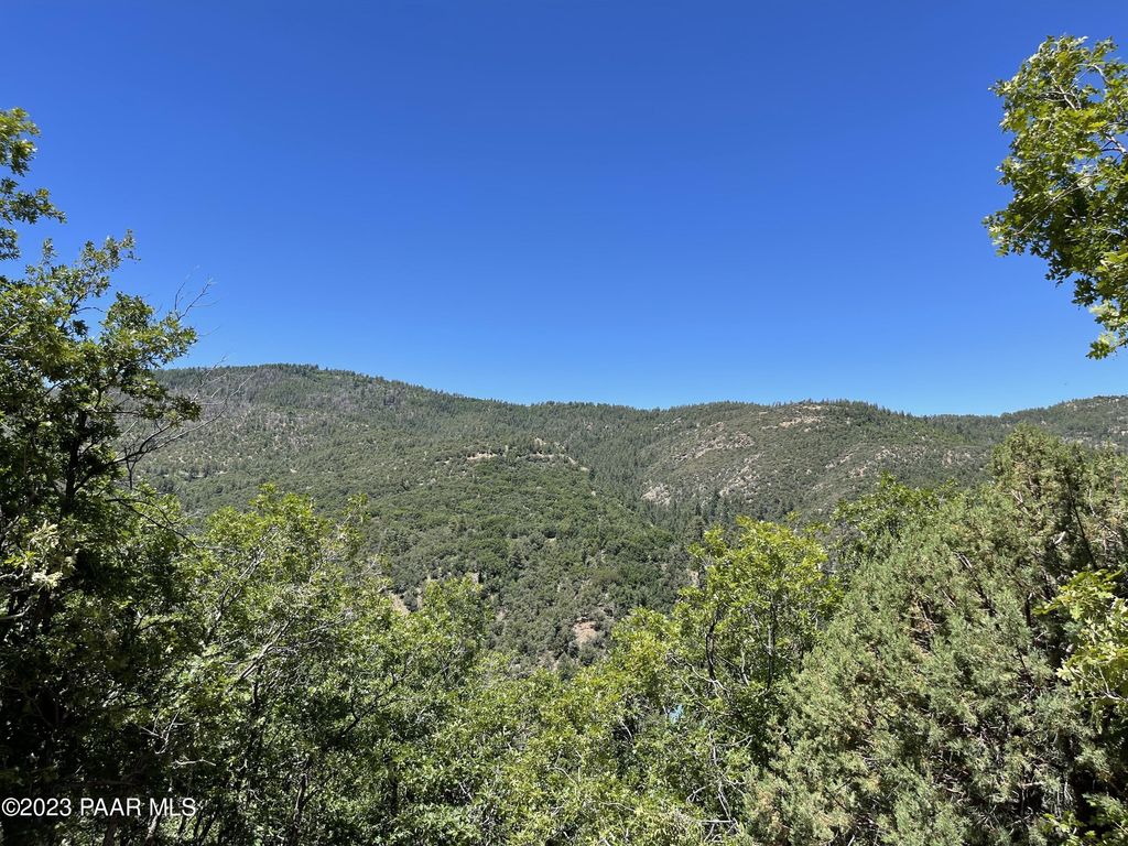 Photo of 861 S Copper Sunset Trail, Mayer, AZ 86333 (MLS # 1080906)