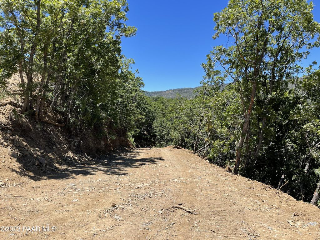 Photo of 861 S Copper Sunset Trail, Mayer, AZ 86333 (MLS # 1080906)