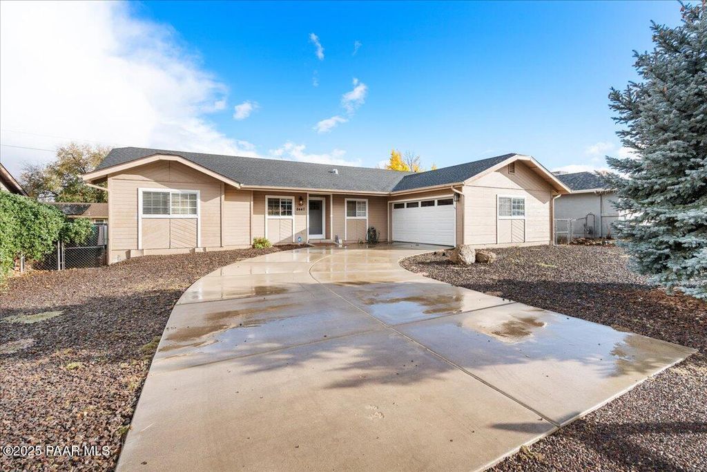 Photo of 8447 E Sommer Drive, Prescott Valley, AZ 86314 (MLS # 1077881)