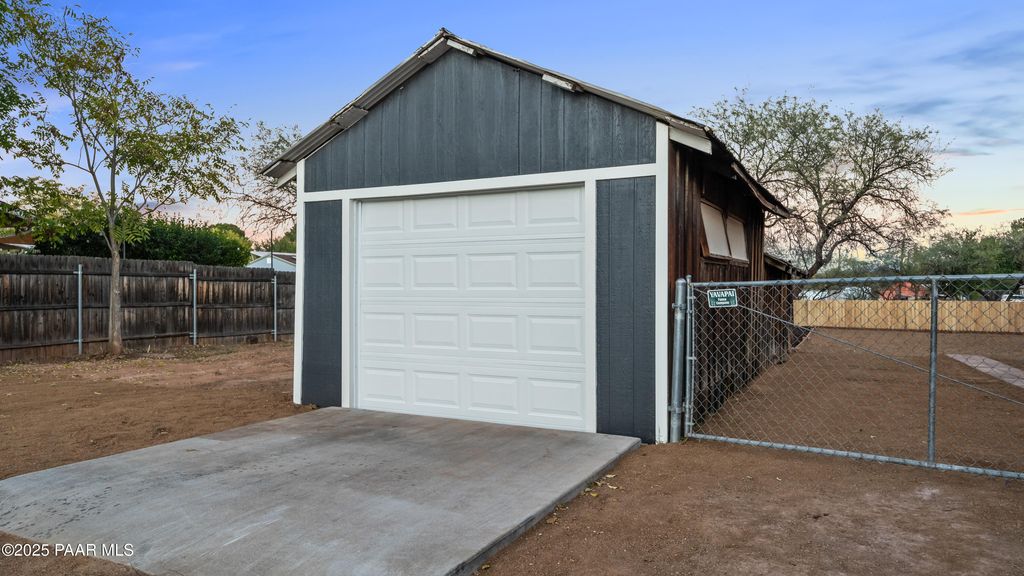 Photo of 19 N 17th Street, Cottonwood, AZ 86326 (MLS # 1077566)