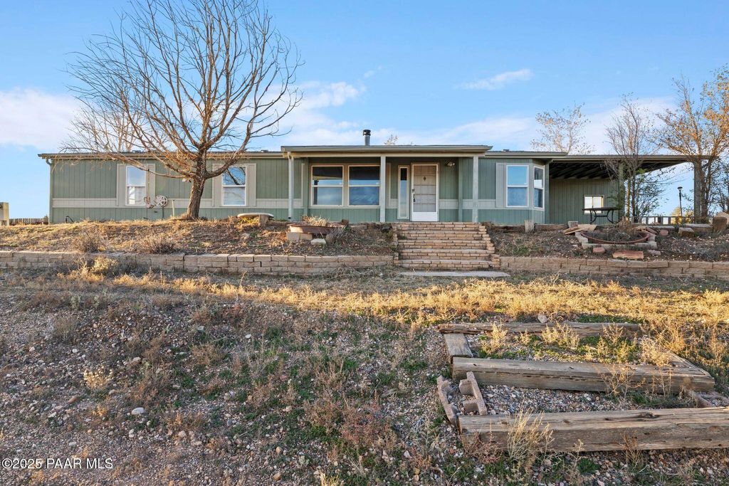 Photo of 24580 N St Louis Street, Paulden, AZ 86334 (MLS # 1078161)