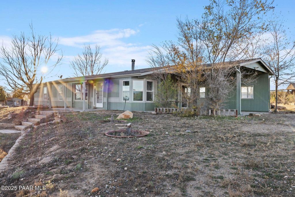 Photo of 24580 N St Louis Street, Paulden, AZ 86334 (MLS # 1078161)