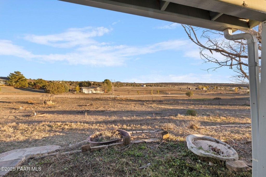 Photo of 24580 N St Louis Street, Paulden, AZ 86334 (MLS # 1078161)