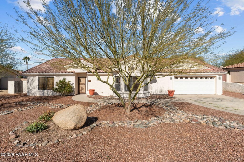 Photo of 230 Cottonwood Lane, Wickenburg, AZ 85390 (MLS # 1079296)