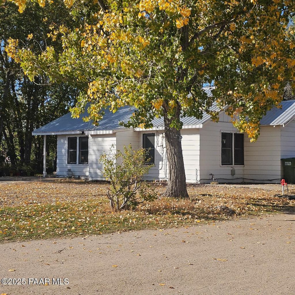 Photo of 353 Whipple Street, Prescott, AZ 86301 (MLS # 1077547)