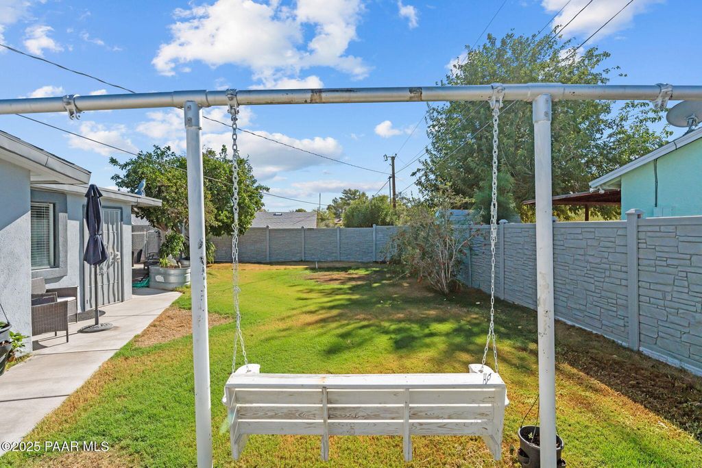 Photo of 1875 W Aguila Drive, Wickenburg, AZ 85390 (MLS # 1077181)