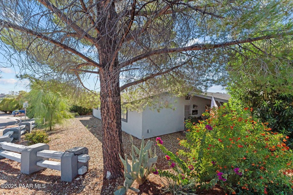 Photo of 1875 W Aguila Drive, Wickenburg, AZ 85390 (MLS # 1077181)