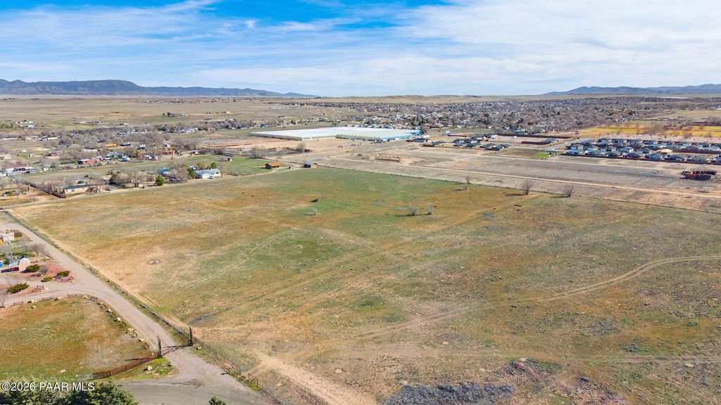 Photo of 2 Red Cinder Road, Chino Valley, AZ 86323 (MLS # 1080037)