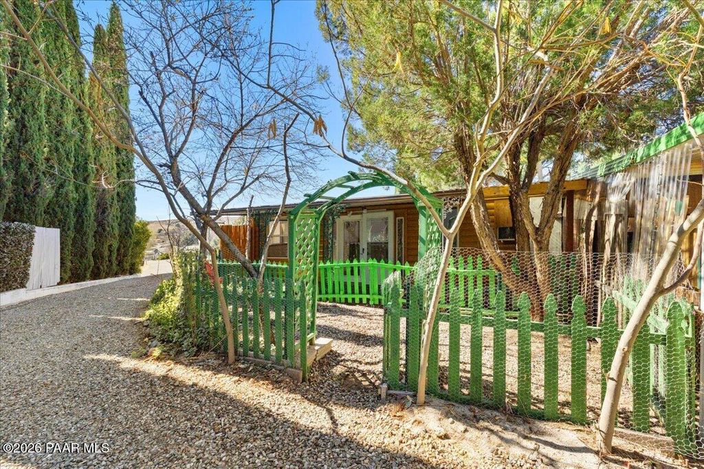 Photo of 1353 N Albino Trail, Dewey-Humboldt, AZ 86327 (MLS # 1080100)