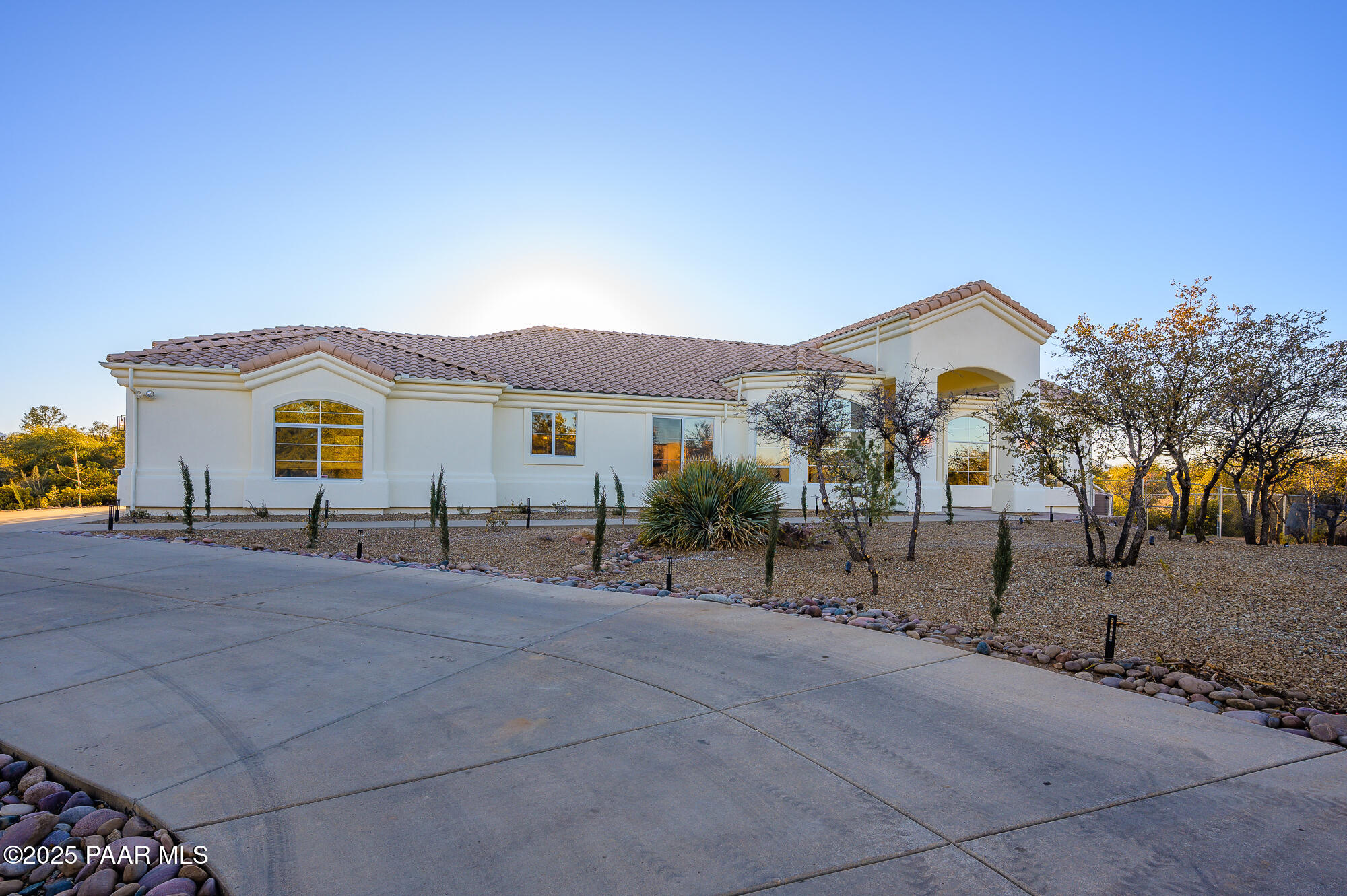 8850 N Valley Oak Drive