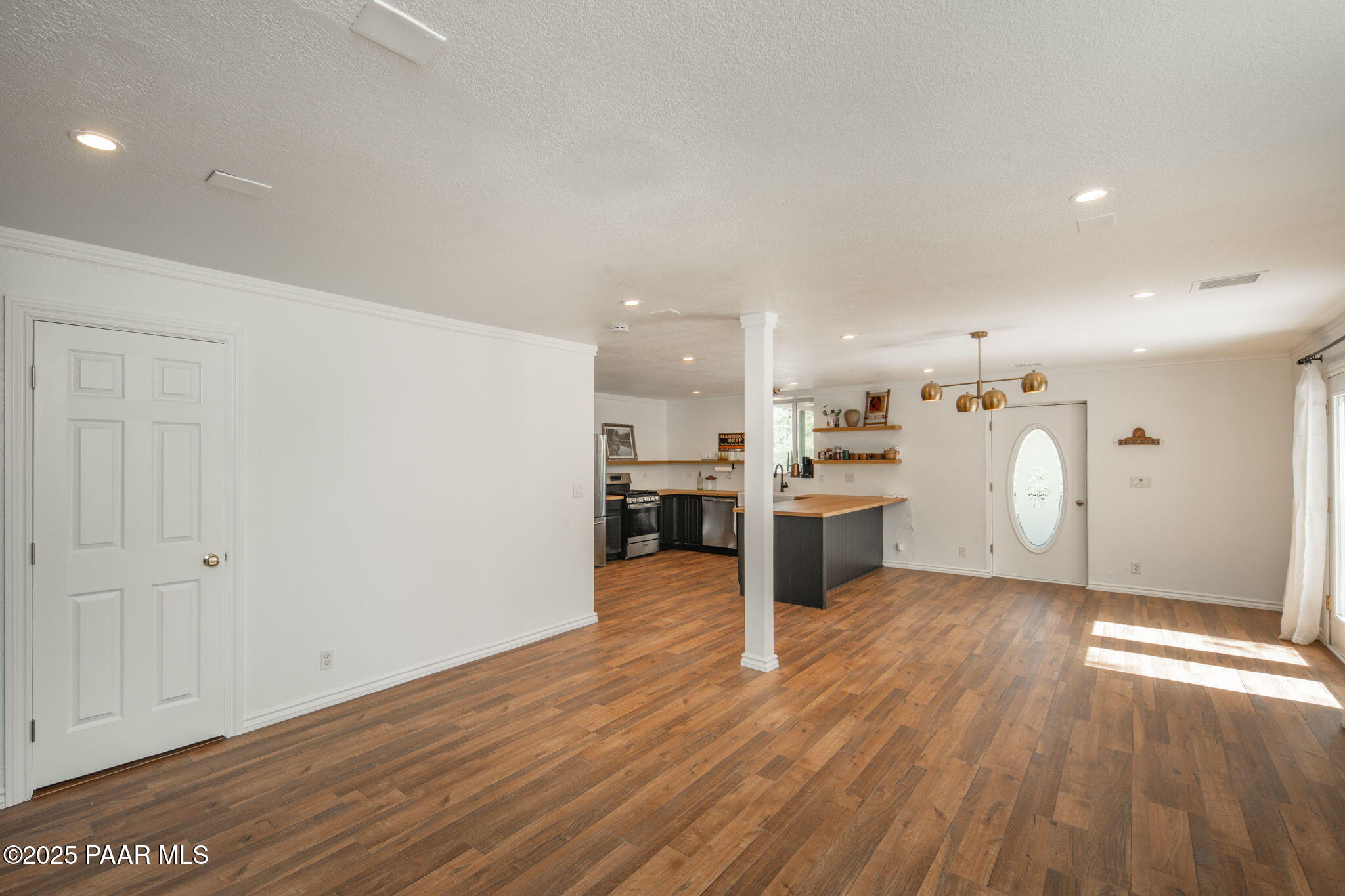 847 W Clubhouse Drive