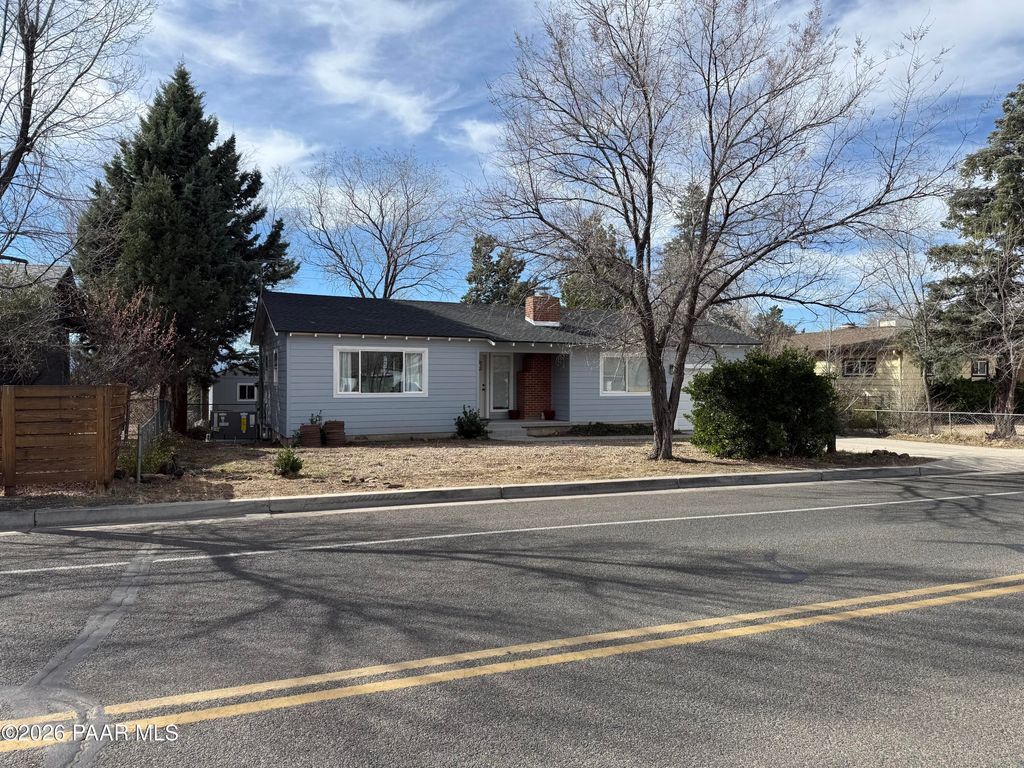 Photo of 615 W Rosser Street, Prescott, AZ 86301 (MLS # 1080114)
