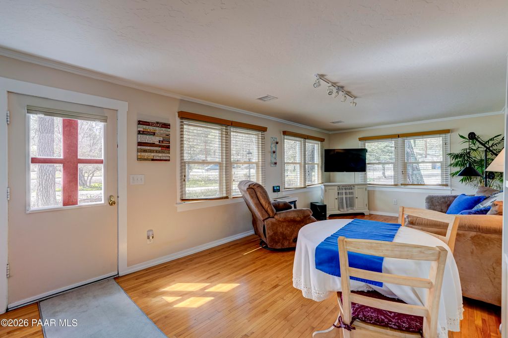 Photo of 637 Carson Drive, Prescott, AZ 86303 (MLS # 1080590)