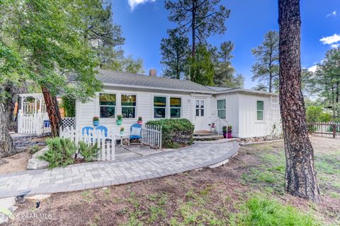 Photo of 637 Carson Drive, Prescott, AZ 86303 (MLS # 1080590)