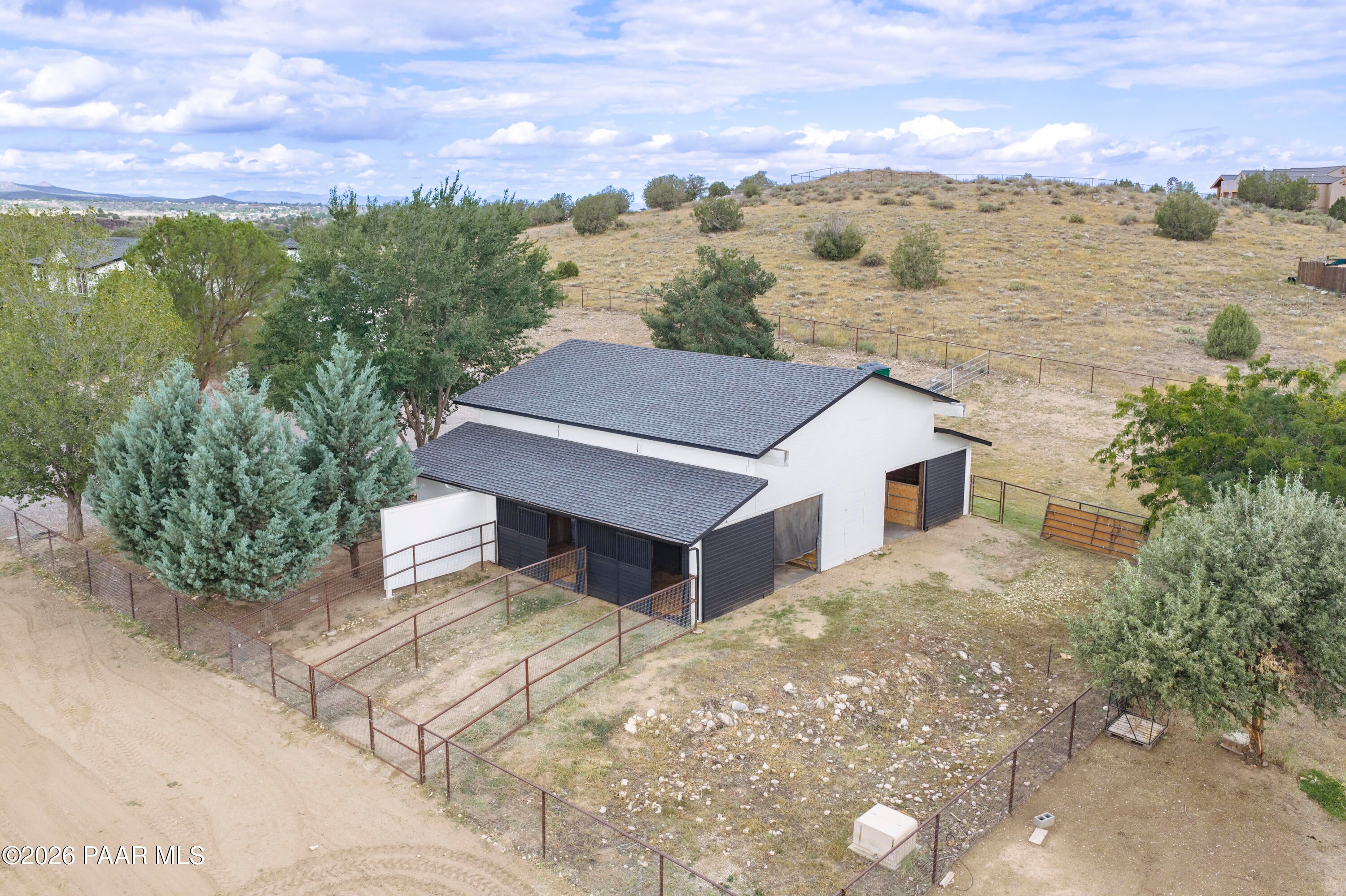 890 E Latigo Court