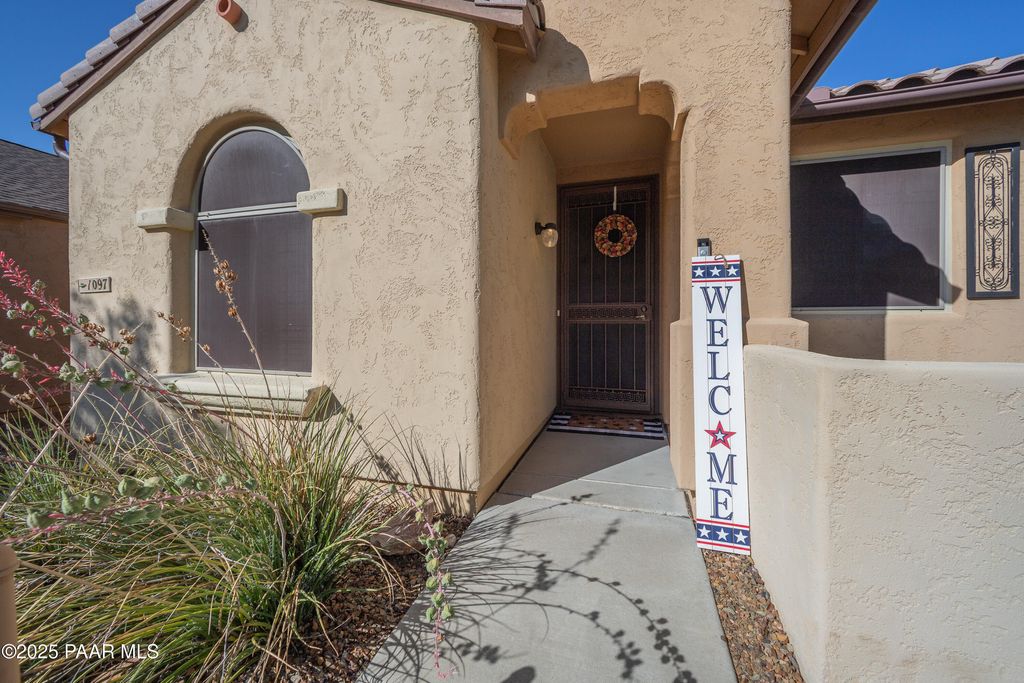 Photo of 1097 N Hobble Strap Lane, Prescott Valley, AZ 86314 (MLS # 1079220)