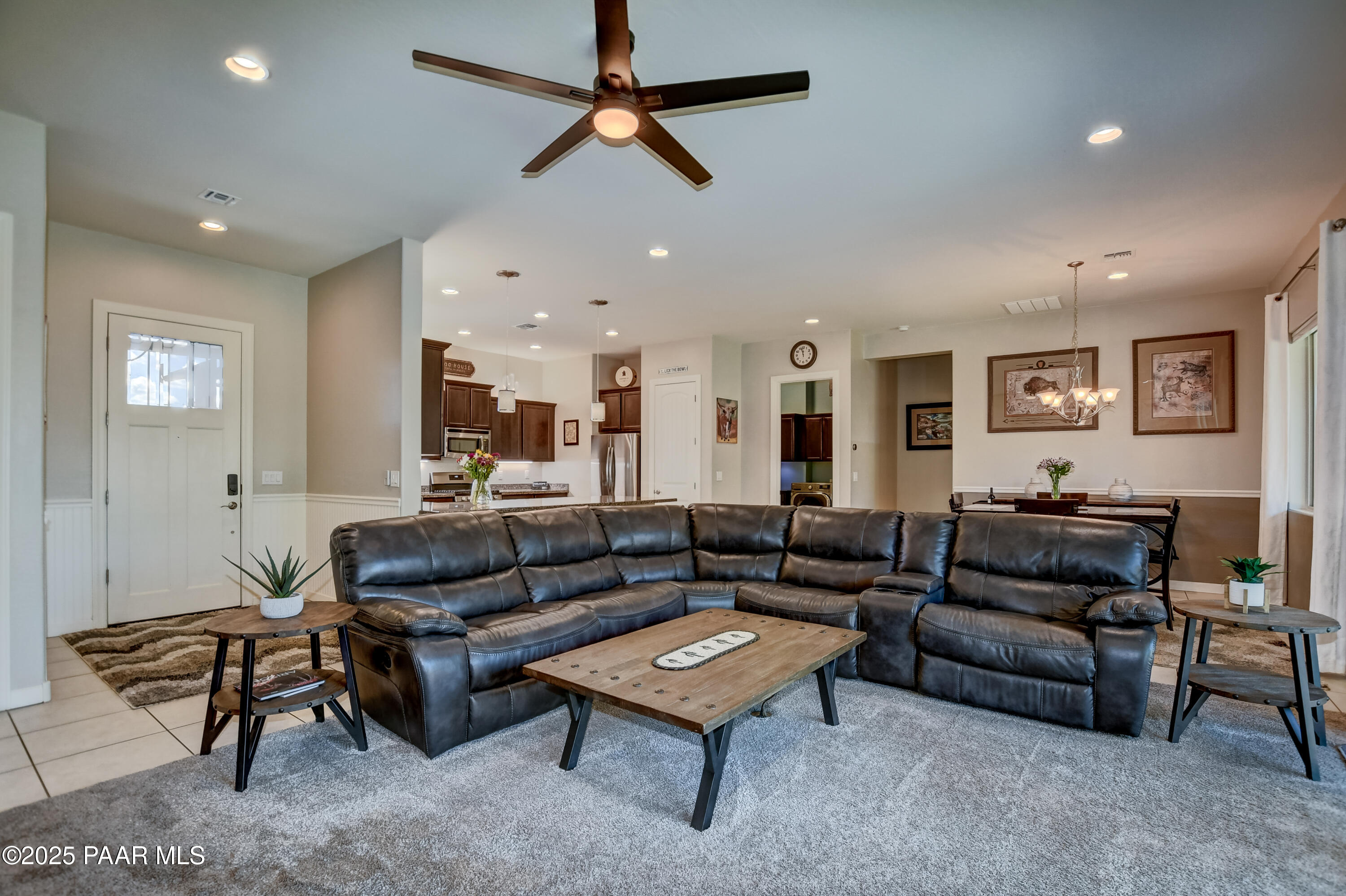 8306 N View Crest