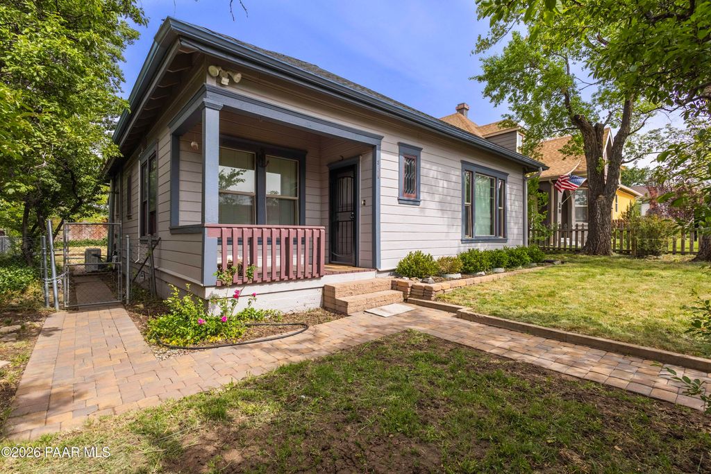 Photo of 309 N Mount Vernon Avenue, Prescott, AZ 86301 (MLS # 1082108)