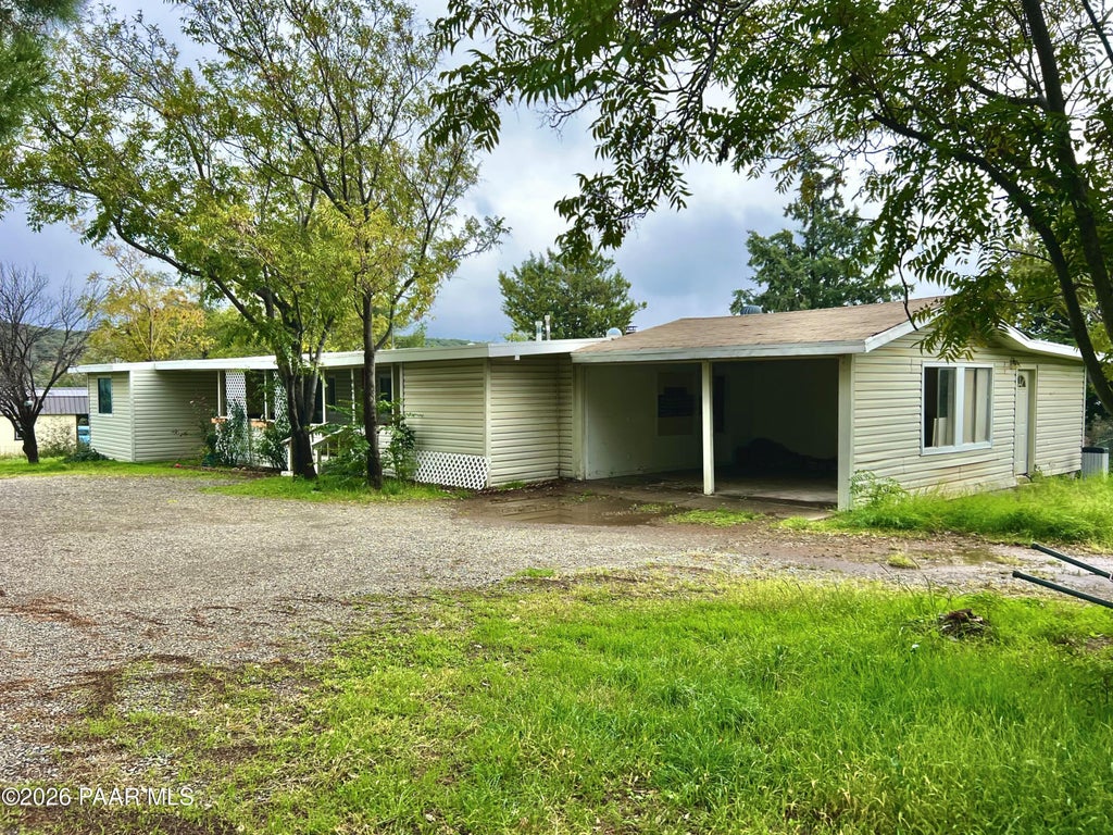 Photo of 9675 S Sunset Drive, Mayer, AZ 86333 (MLS # 1085908)