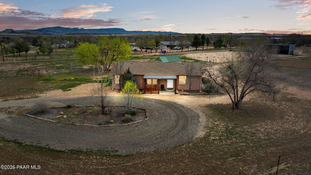 Photo of 1171 Red Cinder Road, Chino Valley, AZ 86323 (MLS # 1080292)