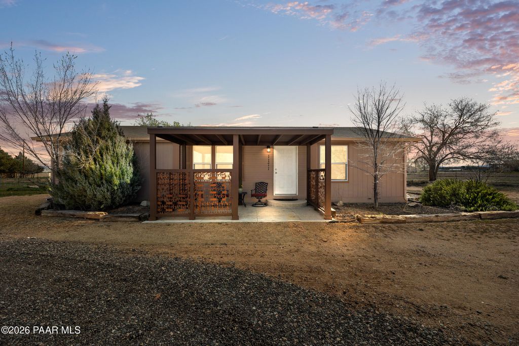 Photo of 1171 Red Cinder Road, Chino Valley, AZ 86323 (MLS # 1080292)