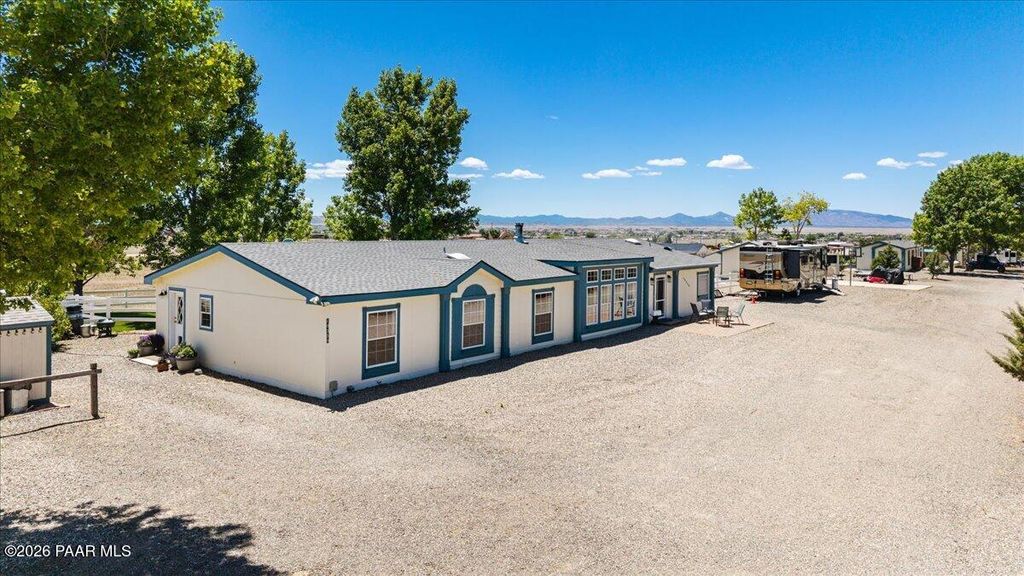 Photo of 10350 N Hawthorne Lane, Prescott Valley, AZ 86314 (MLS # 1082011)