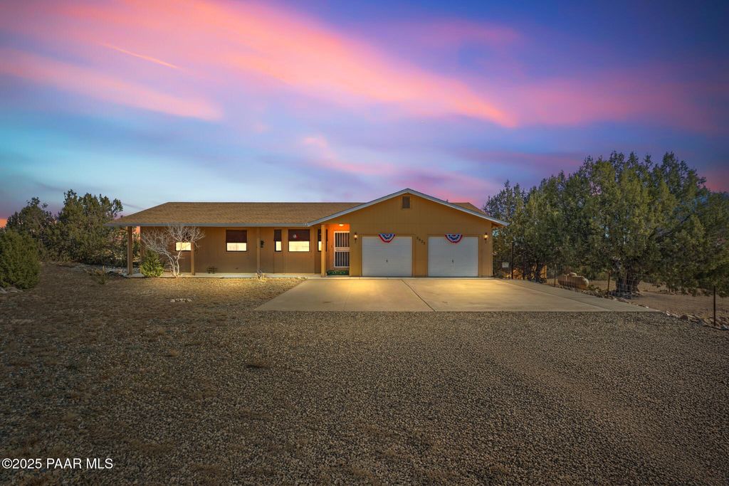 Photo of 2925 N Sioux Drive, Chino Valley, AZ 86323 (MLS # 1078289)