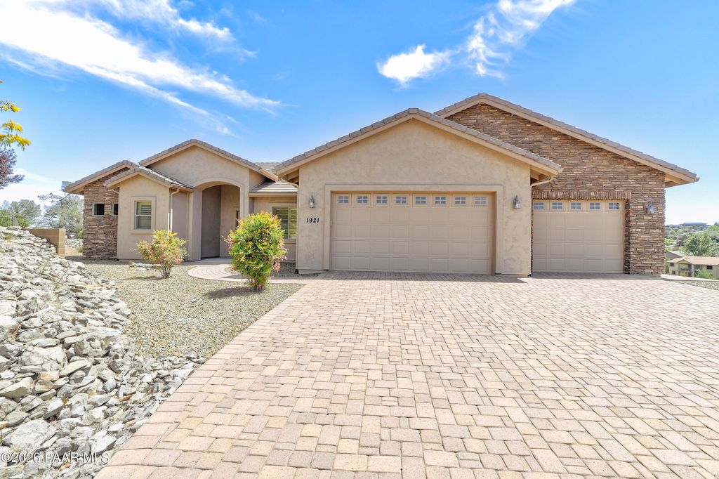 Photo of 1921 Pinnacle Lane, Prescott, AZ 86301 (MLS # 1081345)