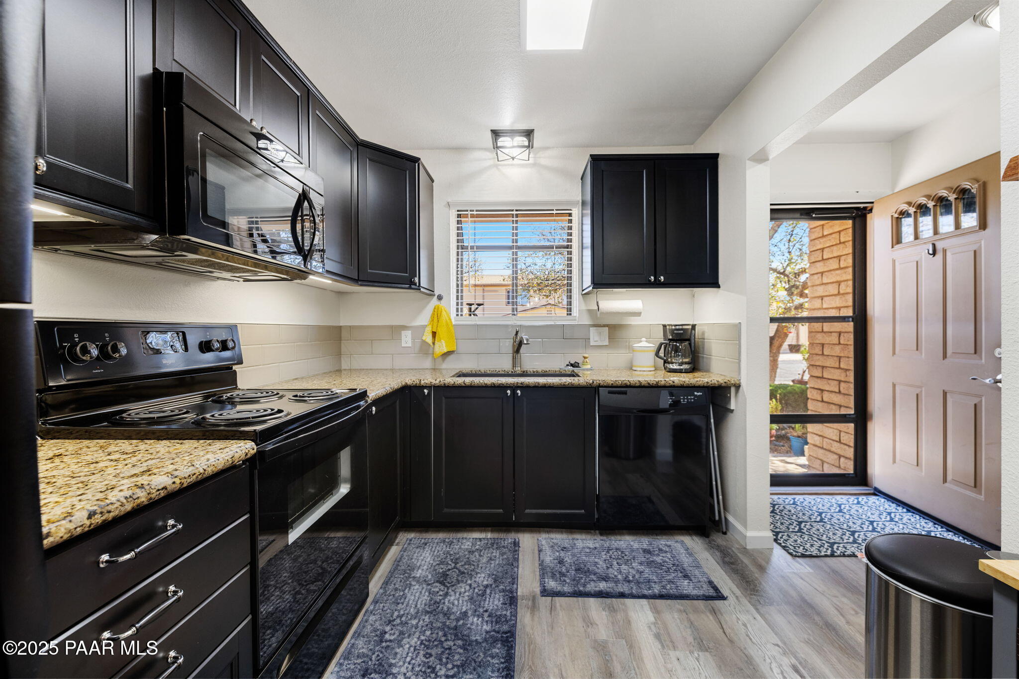 1608 Canada Crescent