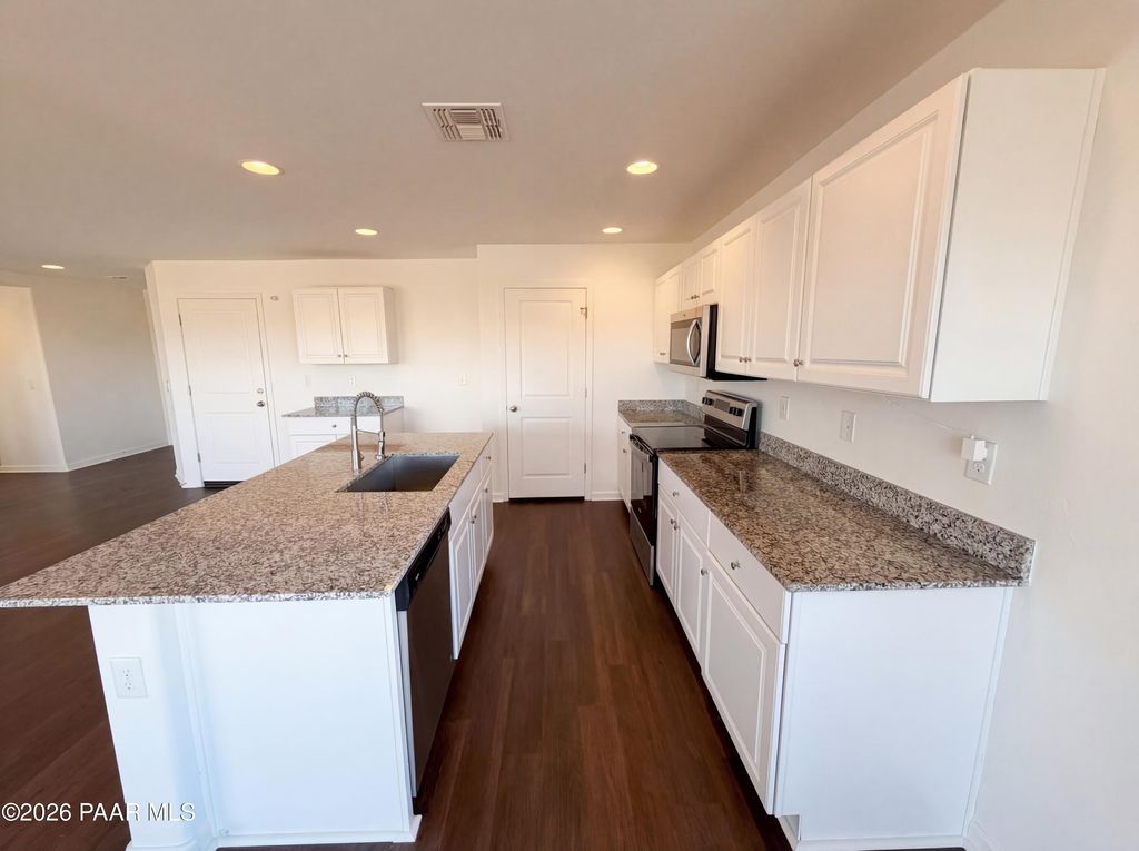 Photo of 60 W Monte Cristo Drive, Wickenburg, AZ 85390 (MLS # 1080785)