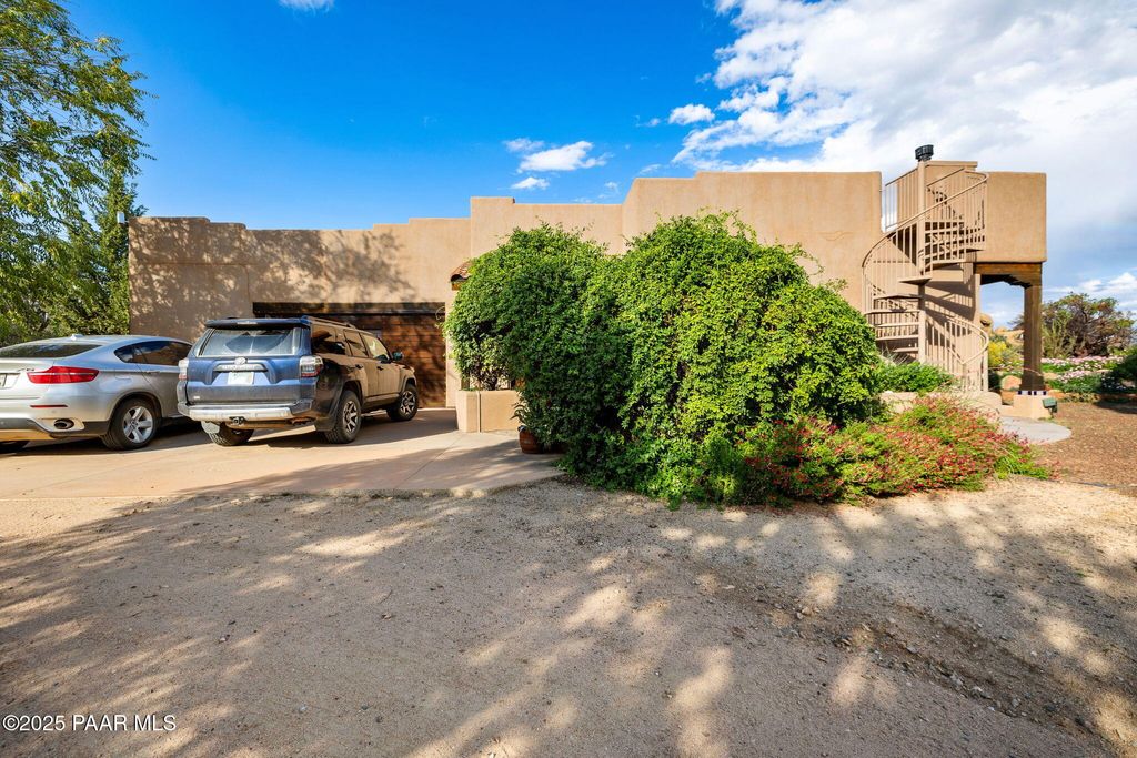 Photo of 11200 W Balancing Rock Trail, Prescott, AZ 86305 (MLS # 1077168)