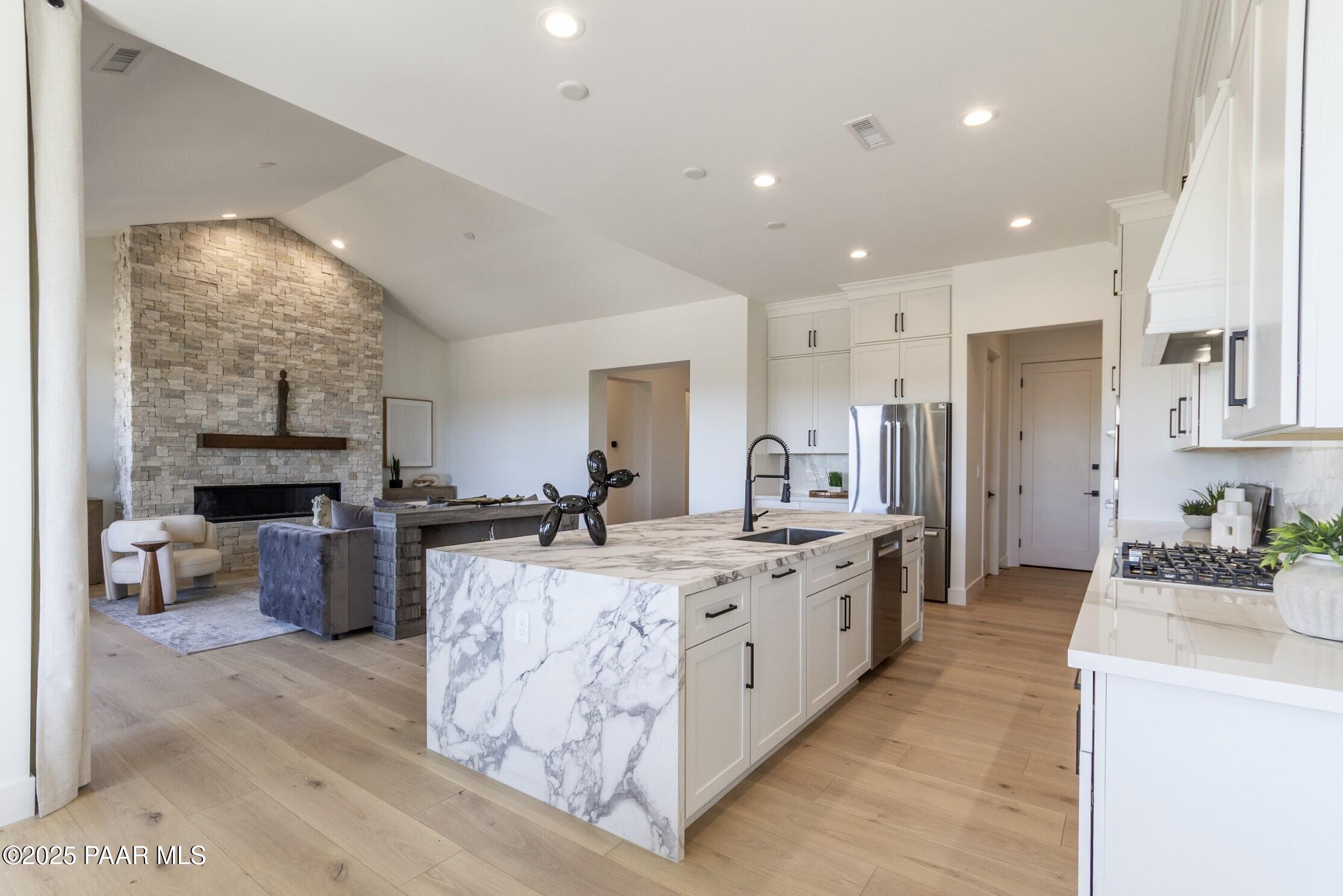 1183 Irwin Way