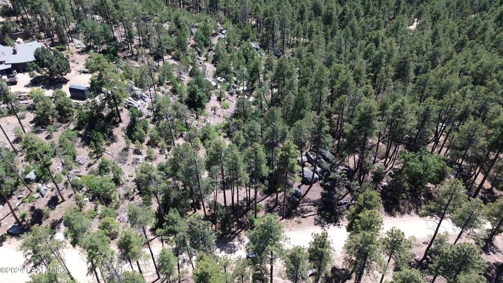 Photo of 4825 W Vulture Bend Drive, Skull Valley, AZ 86338 (MLS # 1082427)