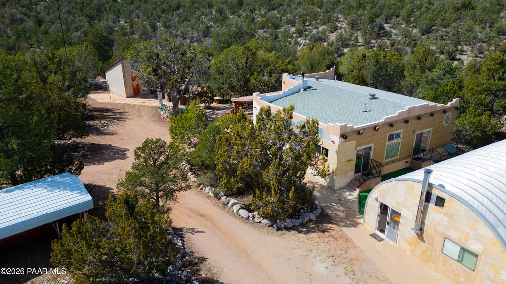 Photo of 43276 N Hallelujah Lane, Seligman, AZ 86337 (MLS # 1080354)